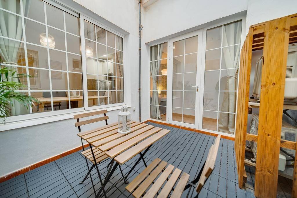 Encantador Apartamento Con Patio Málaga Exteriör bild