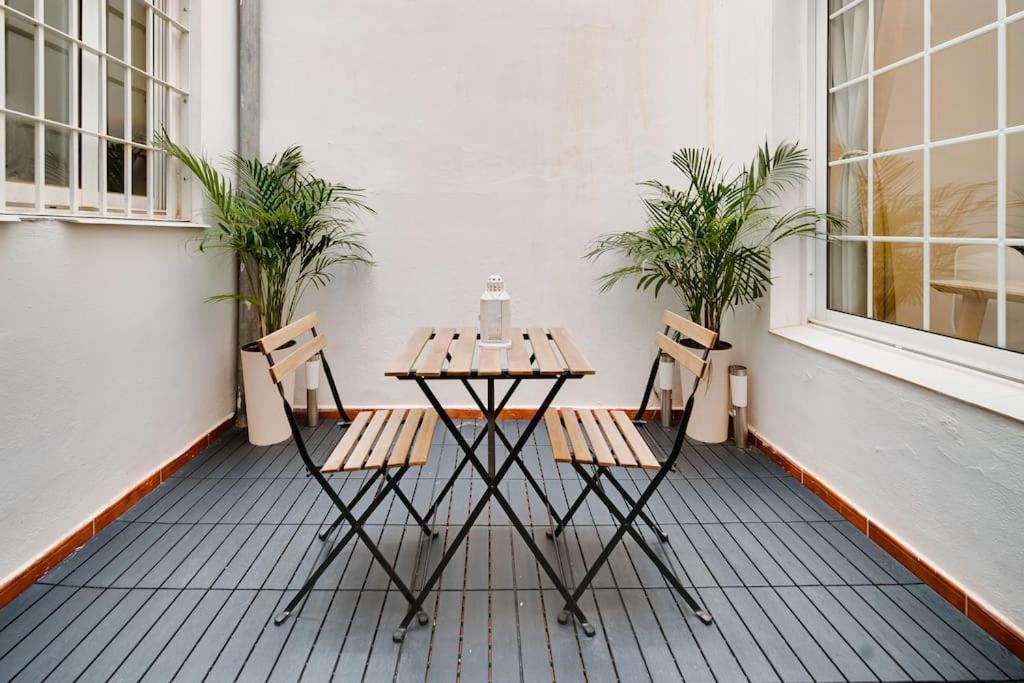 Encantador Apartamento Con Patio Málaga Exteriör bild
